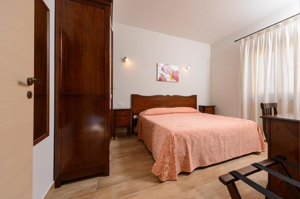 Hotel La Dimora Di Federico Castel Lagopesole Habitación foto